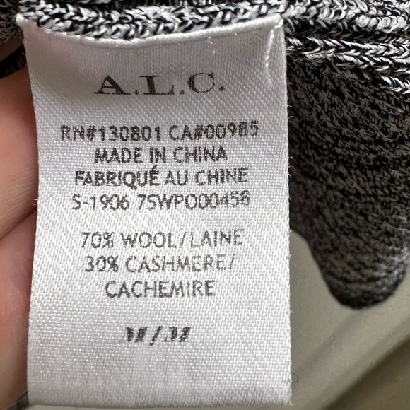 ALC Short Sleeve Cashmere Wool blend sweater size m white trim on sleeve snaps - Picture 5 of 6